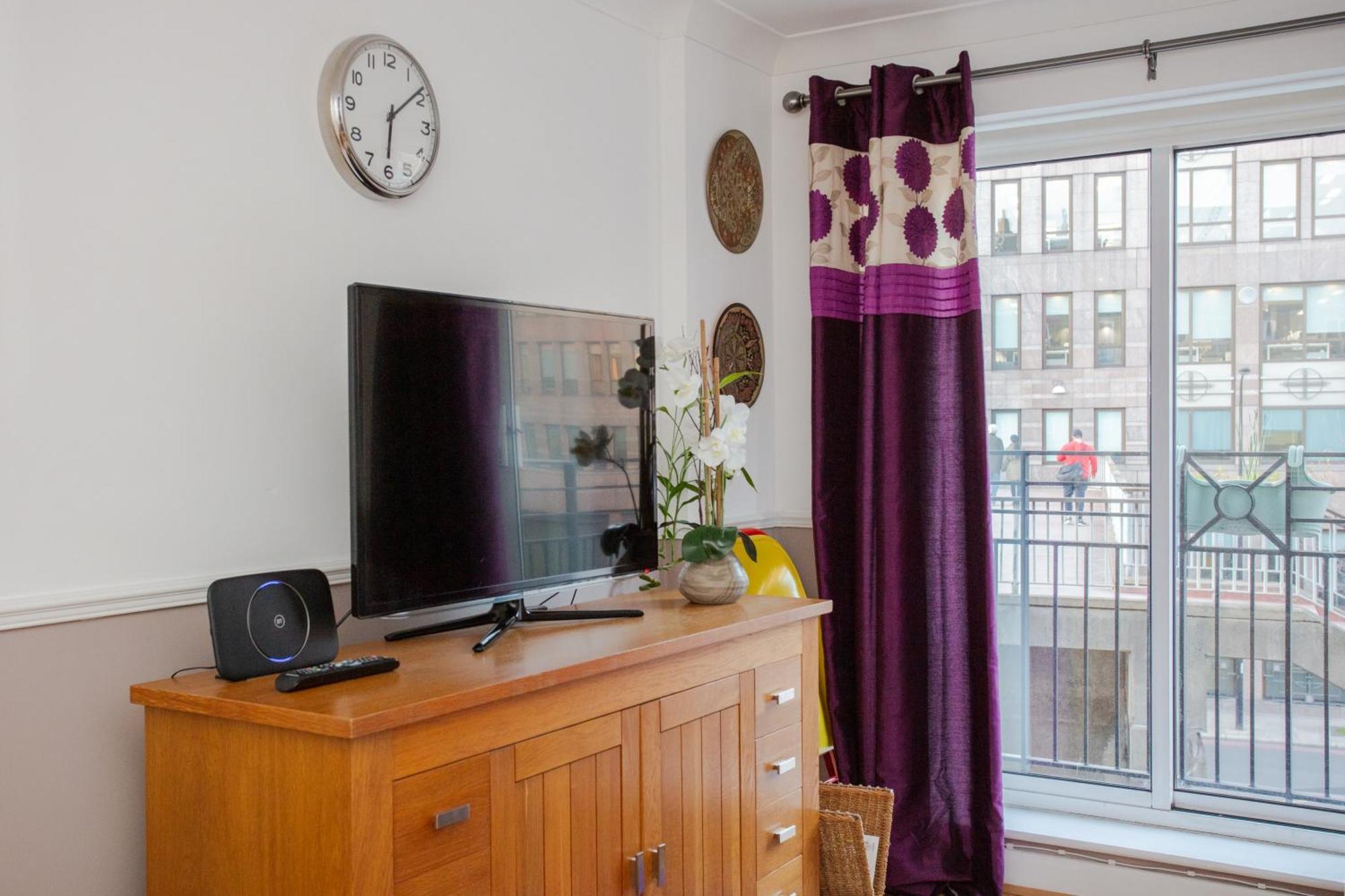 1 Bedroom Apartment On The Riverbank Near St Paul'S Londýn Exteriér fotografie